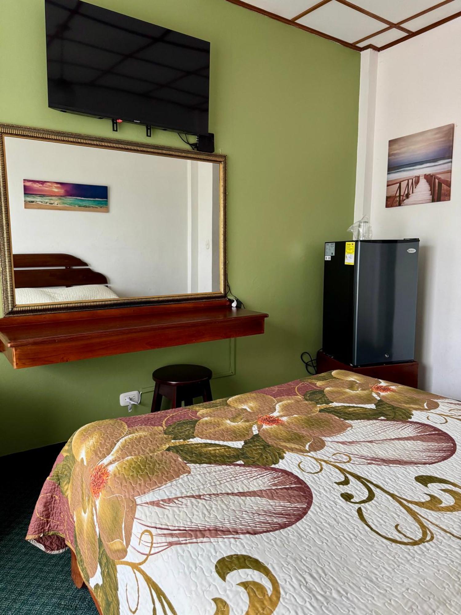 Hotel Malinche Quepos Dış mekan fotoğraf